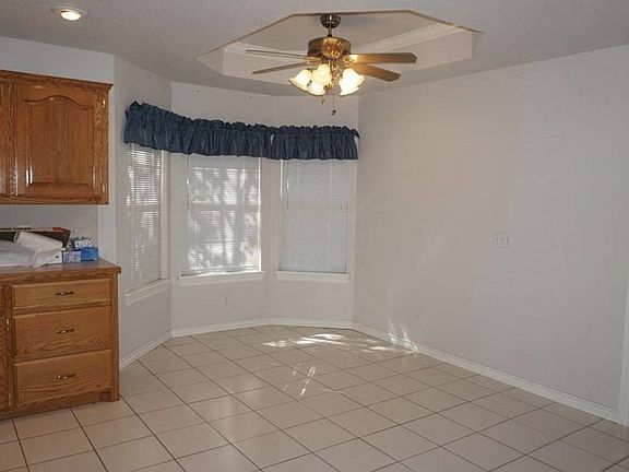 4th image of 910 Timbercrest Ave