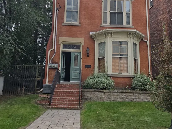123 Jackson St W, Hamilton, ON L8P 1L6