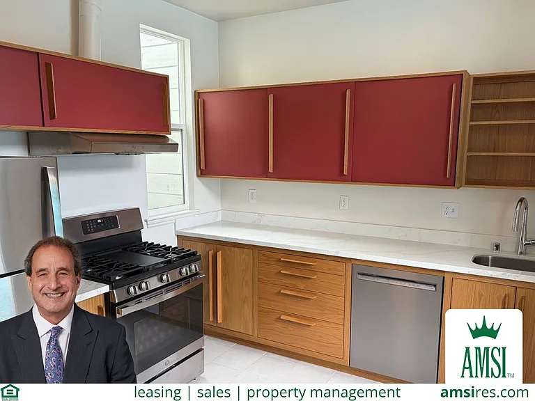 329 Linden St — Photo 1