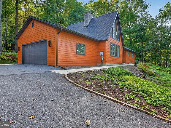 3rd image of 312 Spring Hill Ln