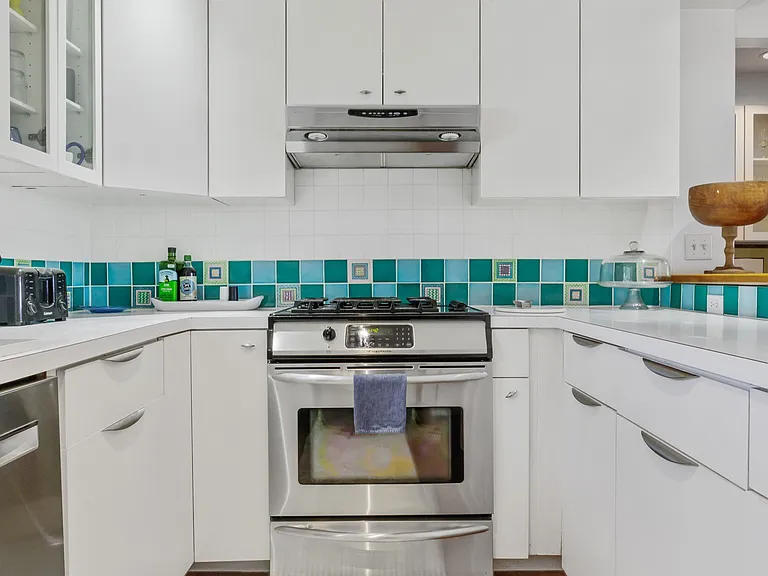 325 San Juan Dr — Photo 8