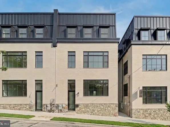 202 Kalos St, Philadelphia, PA 19128