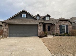 3915 W 104th St S, Jenks, OK 74037