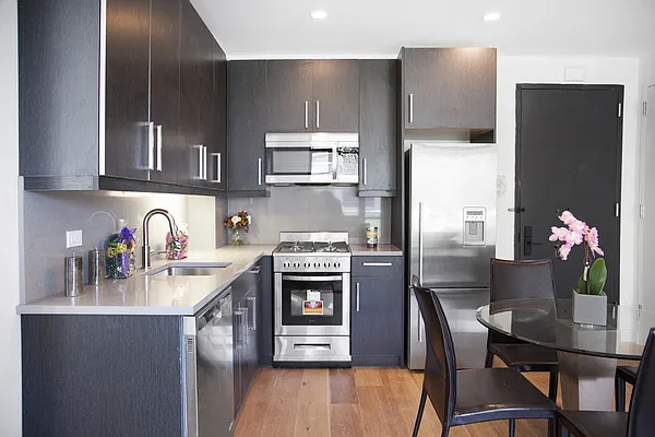 Rented by Pink Stone Realty LLC | media 18