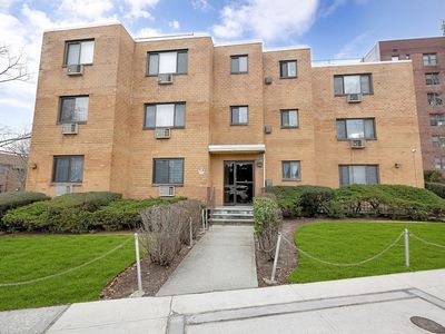 17020 Crocheron Ave APT 206, Flushing, NY, 11358