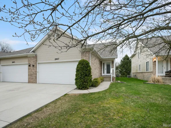 2947 Silent Woods, Commerce Twp, MI 48382