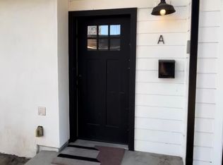 135 E Roosevelt Rd #A, Long Beach, CA 90807