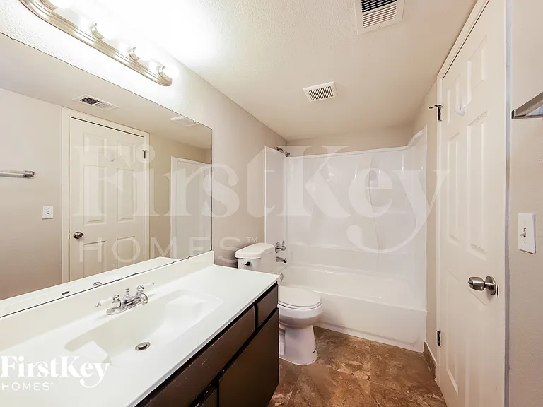 4745 W Morrow Dr — Photo 10
