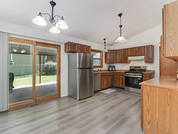 5th image of 1 Timber View Dr