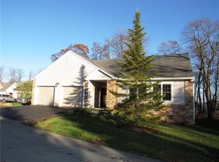 2415 S Ridge Pl, Hidden Valley, PA 15502