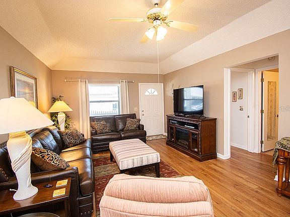 4th image of 4882 Leisurewood Ln