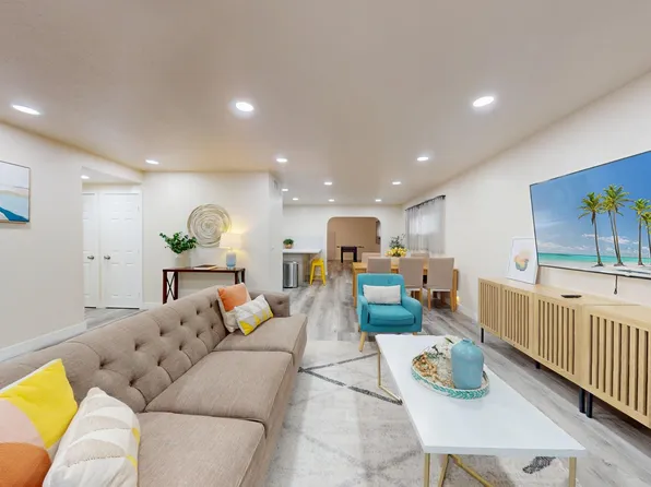 6631 Walton Dr #B, Huntington Beach, CA 92647