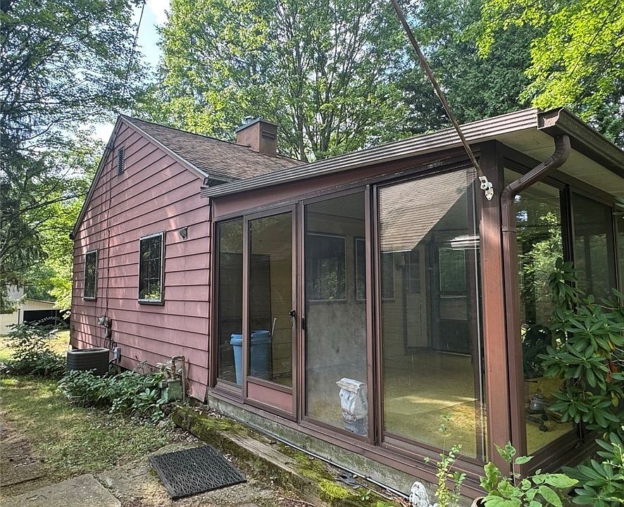 1st image of 2410 Revere Rd