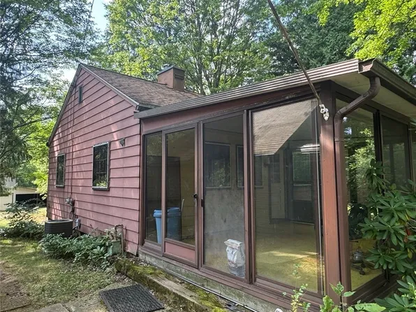 2410 Revere Rd, Akron, OH 44333