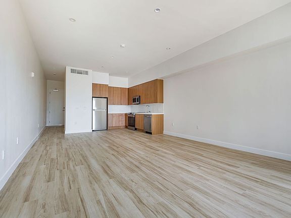 5th image of 3740 5th Ave #13