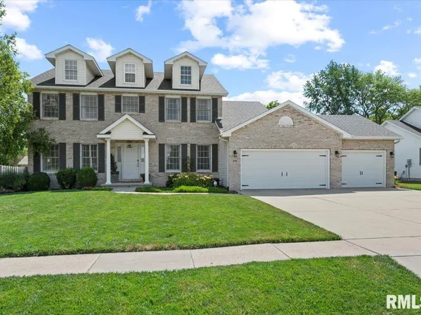 240 Manor Hill Dr, Chatham, IL 62629