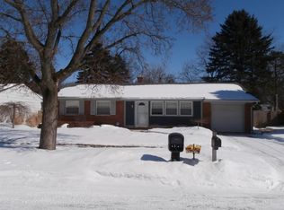 7124 Middlebury Dr, Lambertville, MI 48144