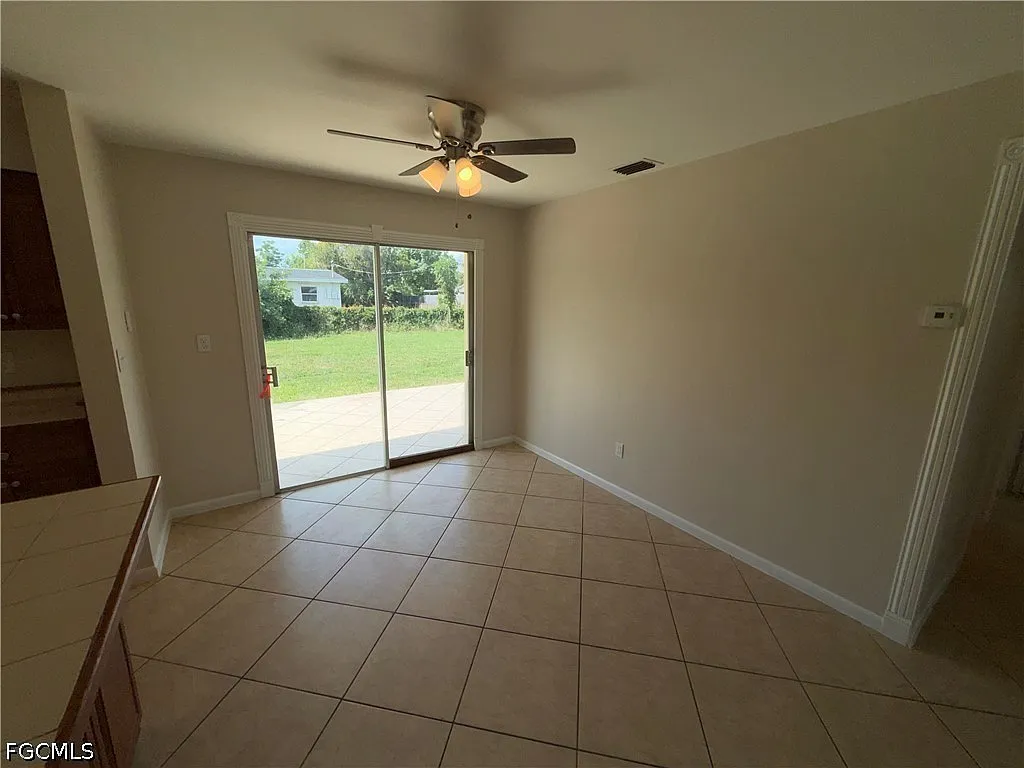 3 bed, 2.0 bath, 1250 sqft, $1,350 — Photo 2