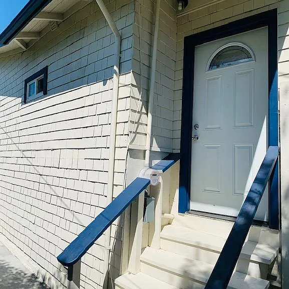 413 Birch St #IN-LAW — Photo 2