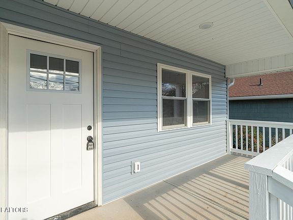4th image of 2377 Fair Dr NE