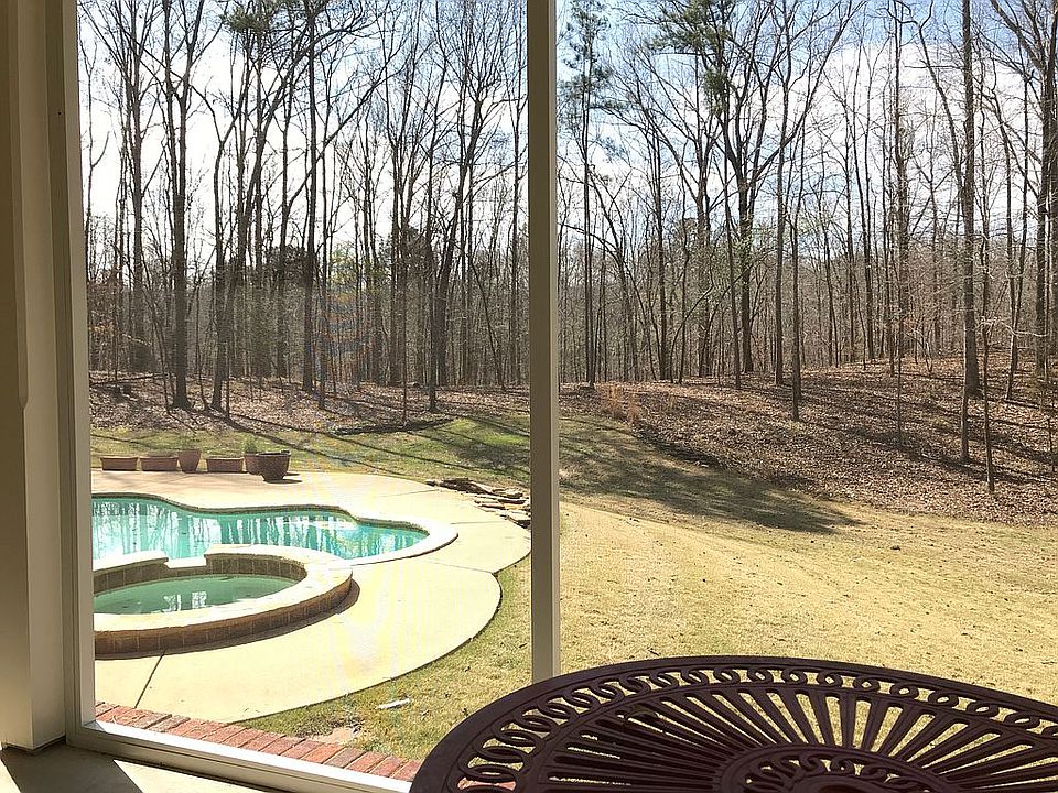2nd image of 285 Crystal Creek Dr
