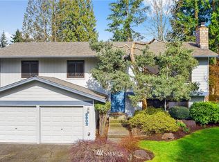 8902 NE 195th St, Bothell, WA 98011