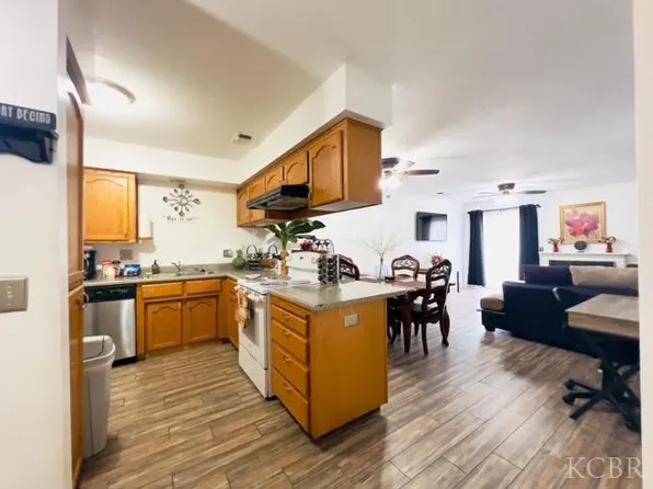 112 N Lemoore Ave APT B, Lemoore, CA 93245