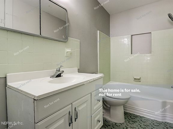 4th image of 7324 Greenway Dr