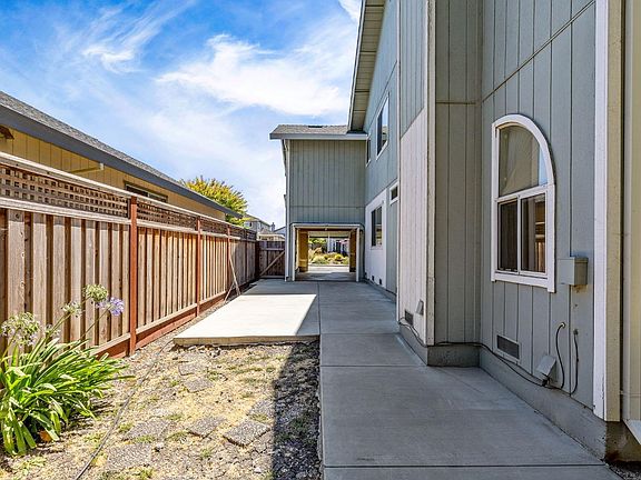 5th image of 1504 Magnolia Avenue