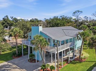 104 3rd St NW, Steinhatchee, FL 32359