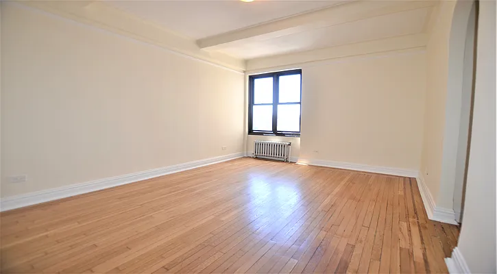 Rented by Manhattan Realty Group | media 14