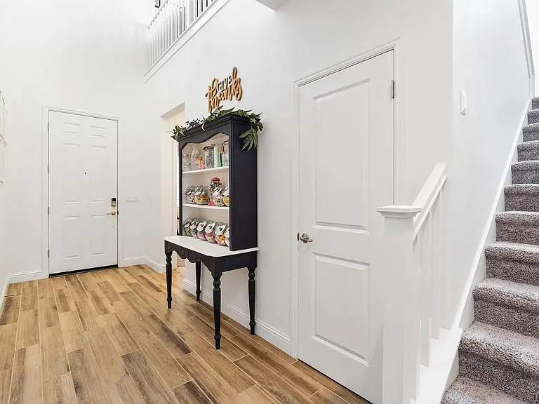308 Meridian Ave — Photo 14