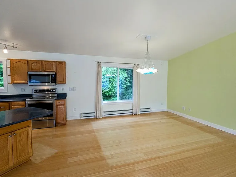 2981 Foster Ave — Photo 9