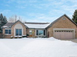 644 Country Club Dr, Itasca, IL 60143
