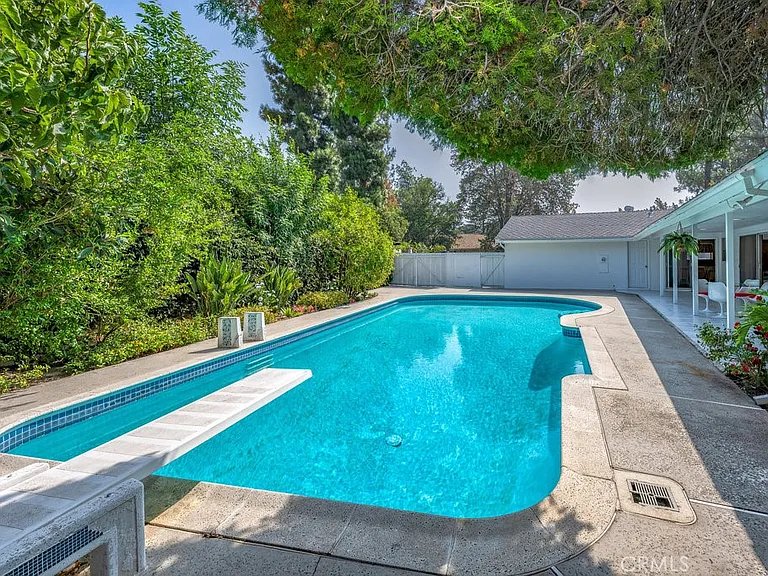 19443 Superior St — Photo 32