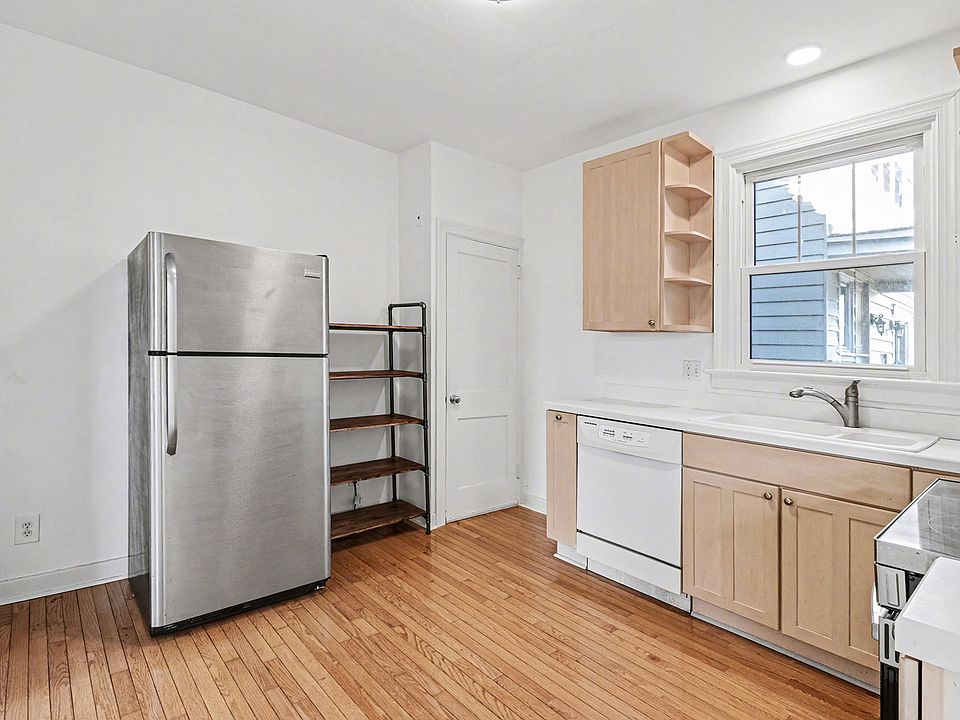 1st image of 41 S 27th St