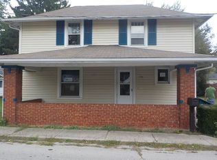 104 E School St, Centerville, IN 47330