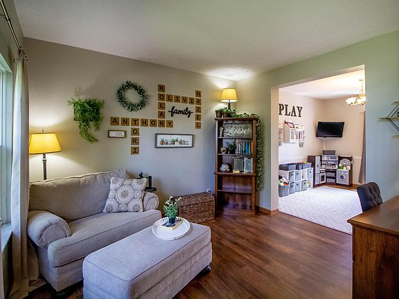 3rd image of 8359 Almond Park Dr