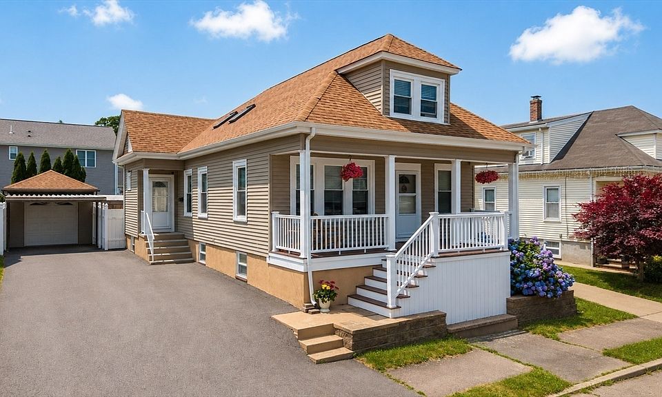 1st image of 109 Stephen St