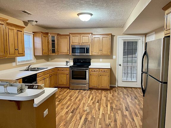 4th image of 1078 Connie Dr