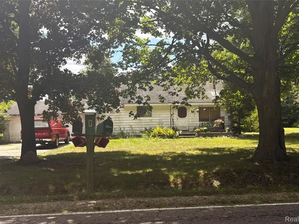 6220 E Carpenter Rd, Flint, MI 48506