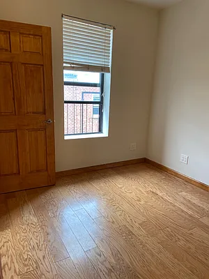 Rented by Astoria Realty | media 3