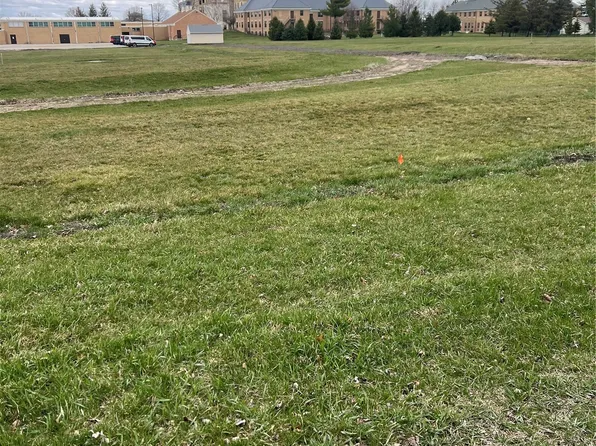 1001 W 13th St, Vinton, IA 52349