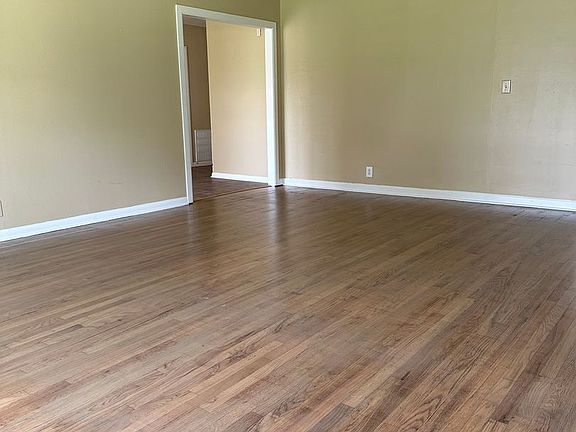 4th image of 1516 Walnut Ave