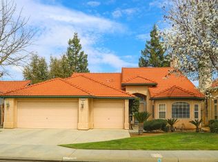 2252 E Ryan Ln, Fresno, CA 93720