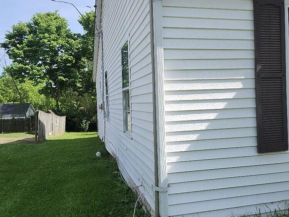 2nd image of 305 E Adair St