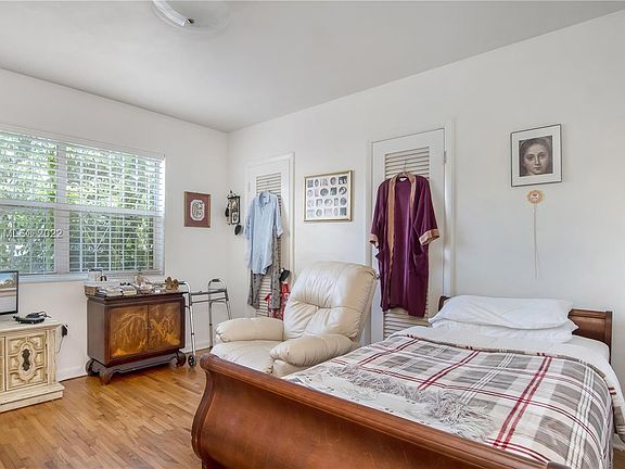 5th image of 436 Boabadilla St
