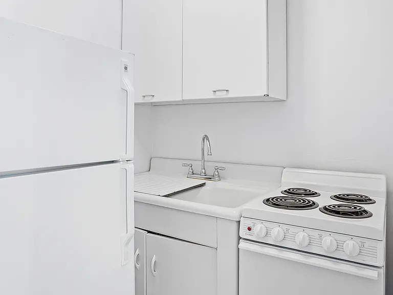 1630 2nd Ave #2FN — Photo 4