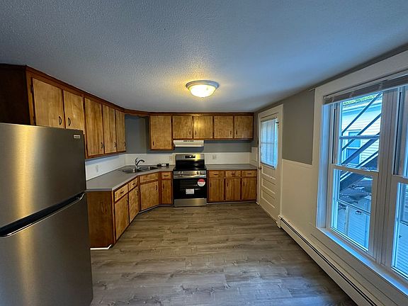 4th image of 3129 High St #9