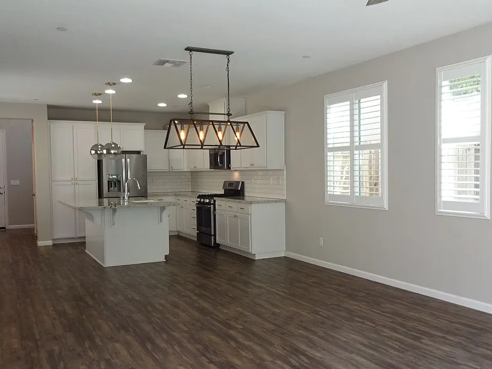 1702 Brodea Ln